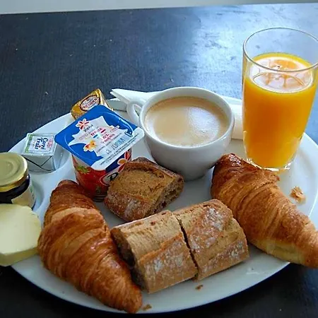 Azur Szálloda 2*