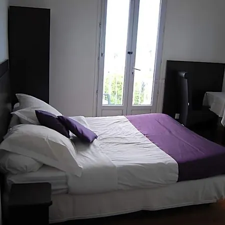Azur Szálloda 2*