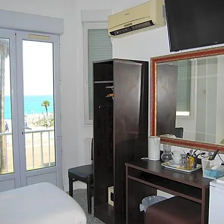 Azur 2* Nizza